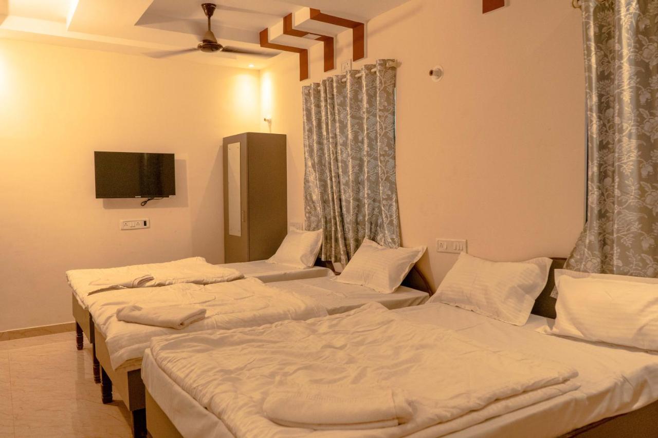 Anandvan Beach Resort Alībāg Exteriör bild