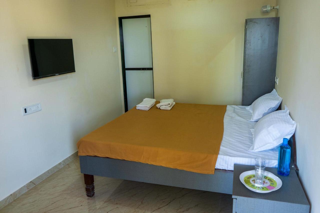 Anandvan Beach Resort Alībāg Exteriör bild